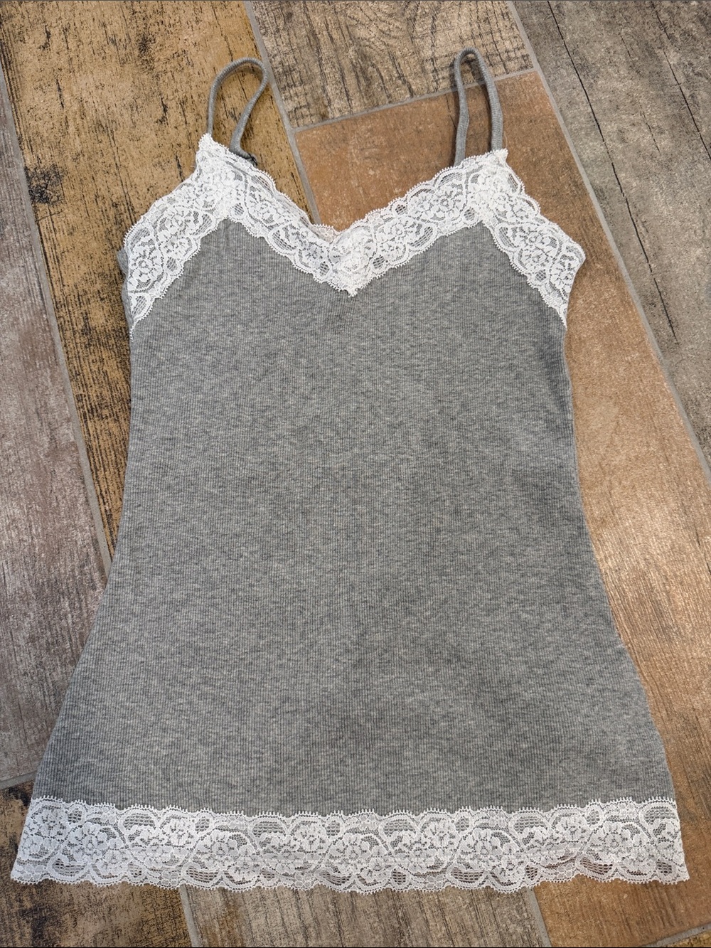 Hollister Gray White Lace y2k Tank Top Size Medium M Ribbed